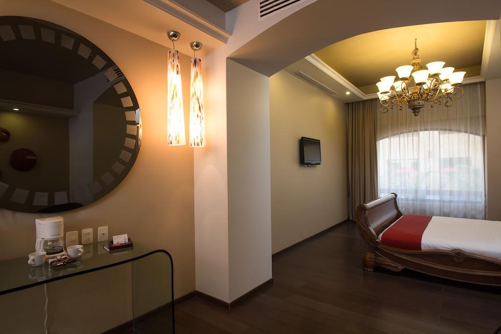 Hotel Celta Zapopan Esterno foto